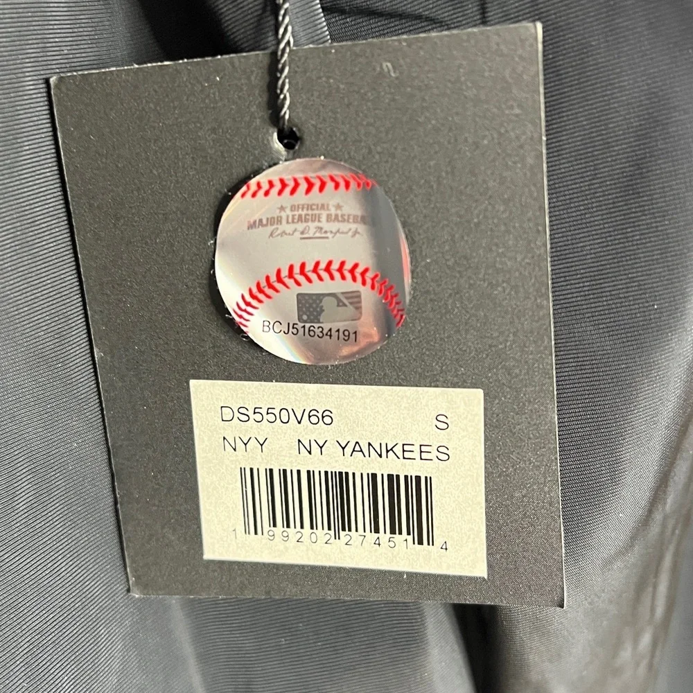 DKNY X YANKEES Sz S HALF-ZIP Nylon JACKET - New with Tags